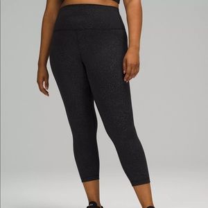 Lululemon Wunder Train High-rise Crop 23" In Crunch Black size 8